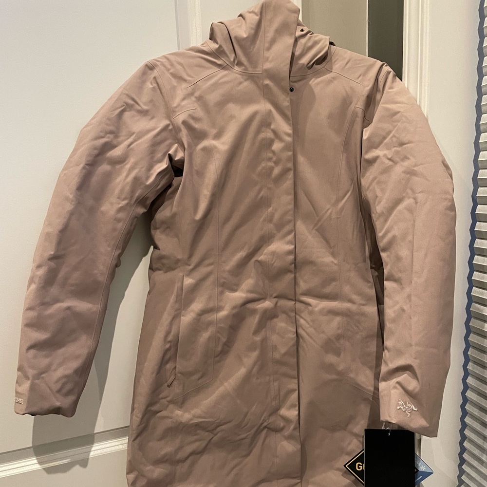 NWT - Never Worn Brand New Arc’teryx Parka